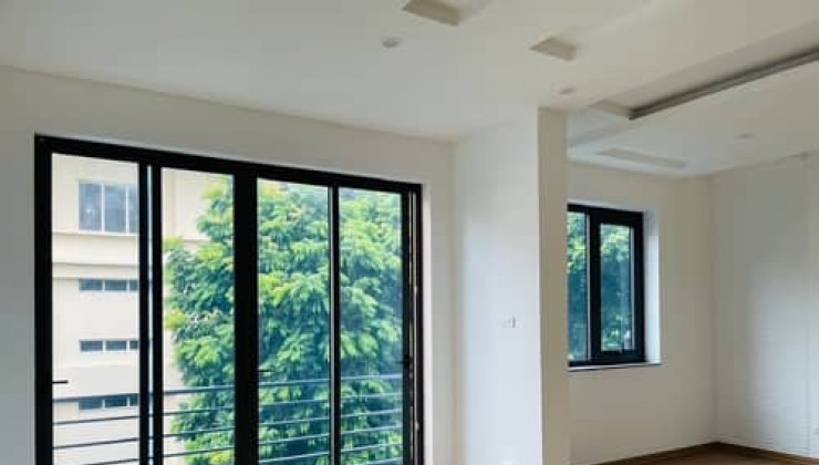 Bán Biệt Thự Liền Kề Cao Cấp Tại Cầu Giấy 4 Tầng 105m², Giá 24.2 Tỷ Nhiều Tiện Ích Sổ Đẹp